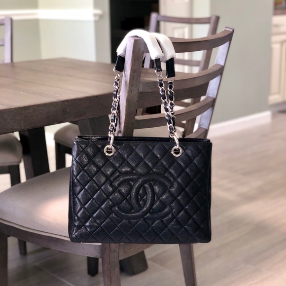 CHANEL Handbags - Chanel Black Caviar Tote